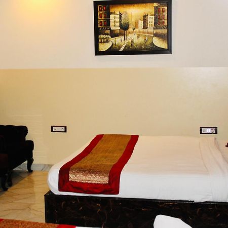 Hotel Airport Inn Near Delhi Airport New Delhi Exteriör bild