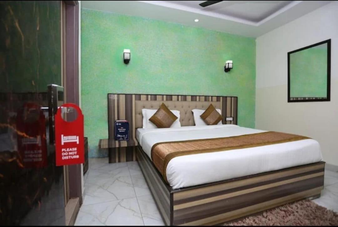 Hotel Airport Inn Near Delhi Airport New Delhi Exteriör bild